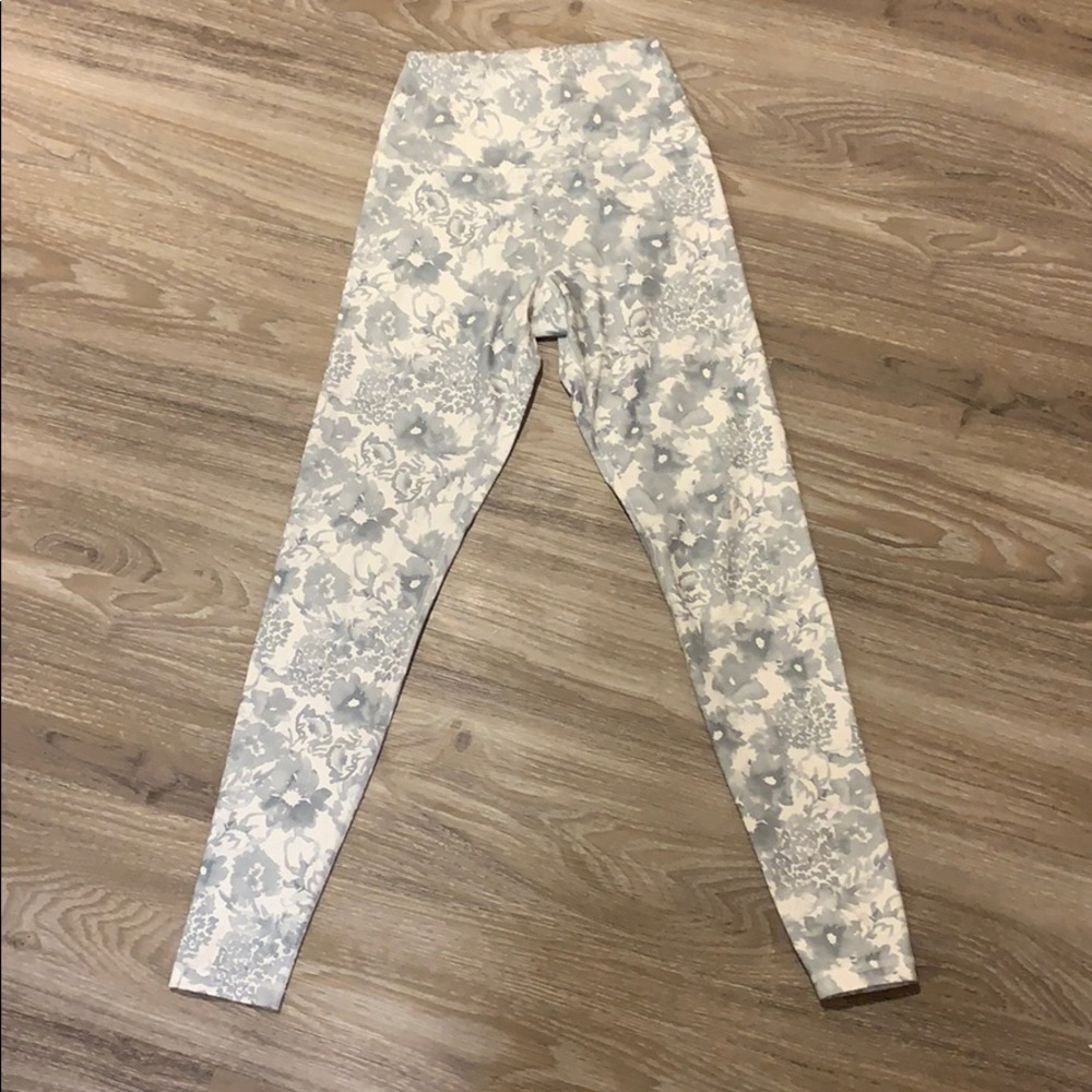 High Power Legging: White Spring Garden